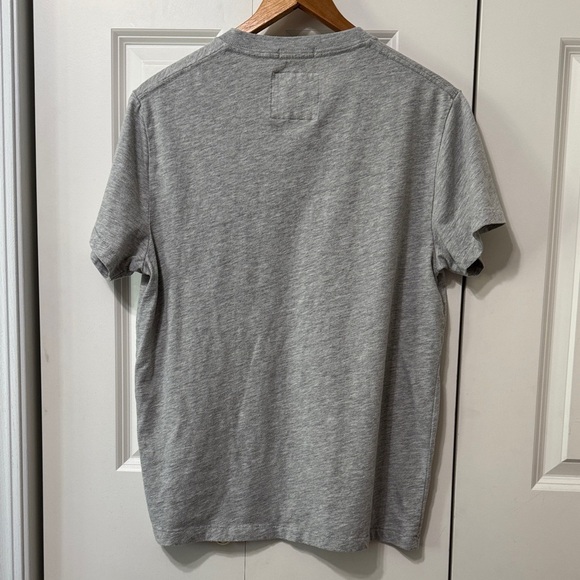 Abercrombie & Fitch Light Gray V-Neck Tee - Picture 7 of 7